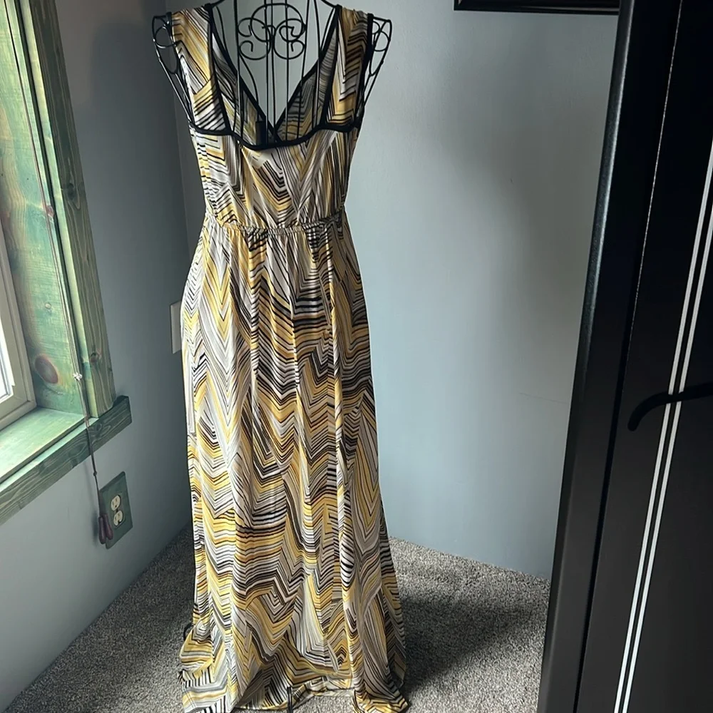 Dream Dance gorgeous long dress - Picture 4 of 4